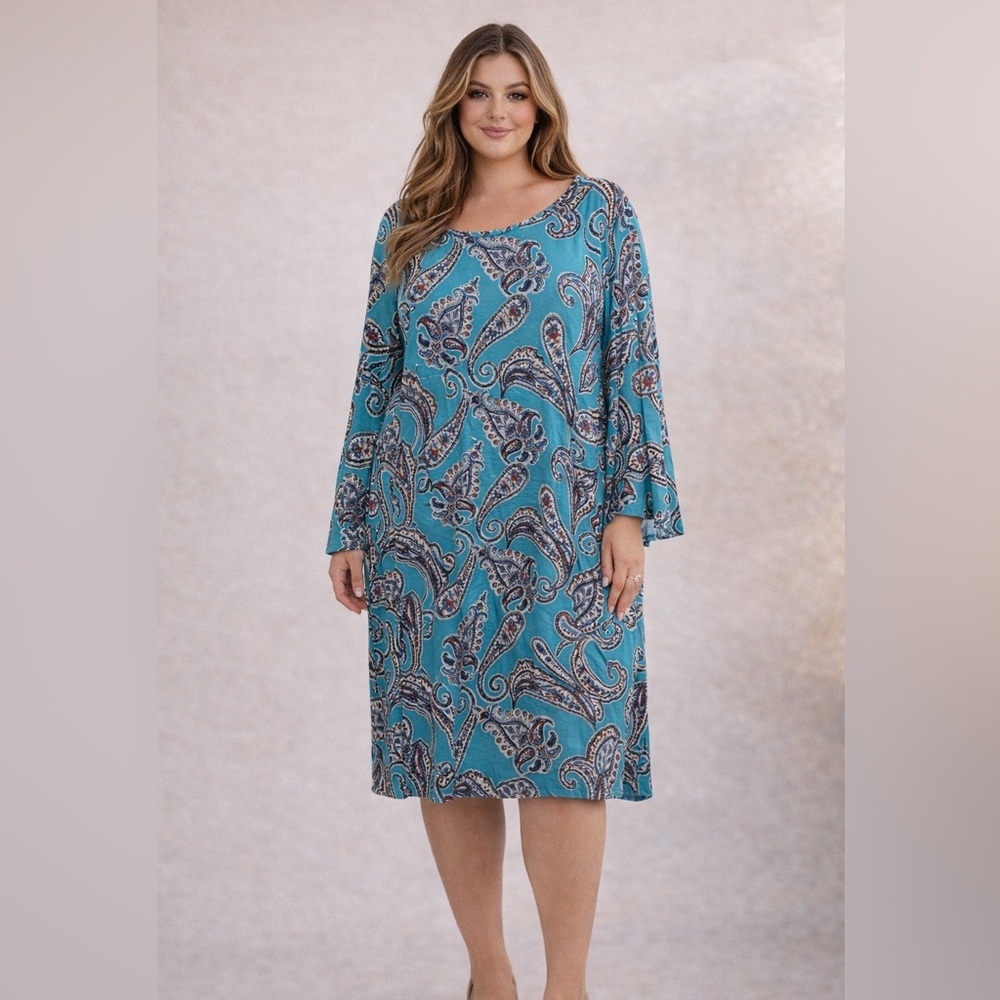 CATO Brand Paisley dress with fun bell sleeves. EUC.